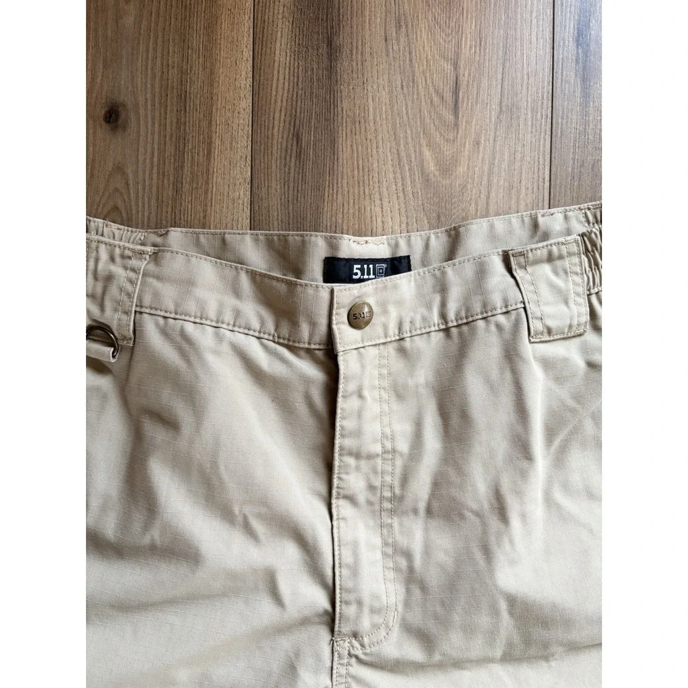 5.11 Tactical Series Shorts Mens 42 Khaki Cargo Cotton Blend Pockets Outdoors‎